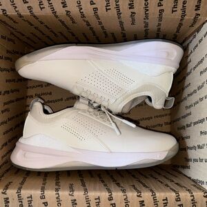 Clove Classic Nursing Student Shoes in Brilliant White